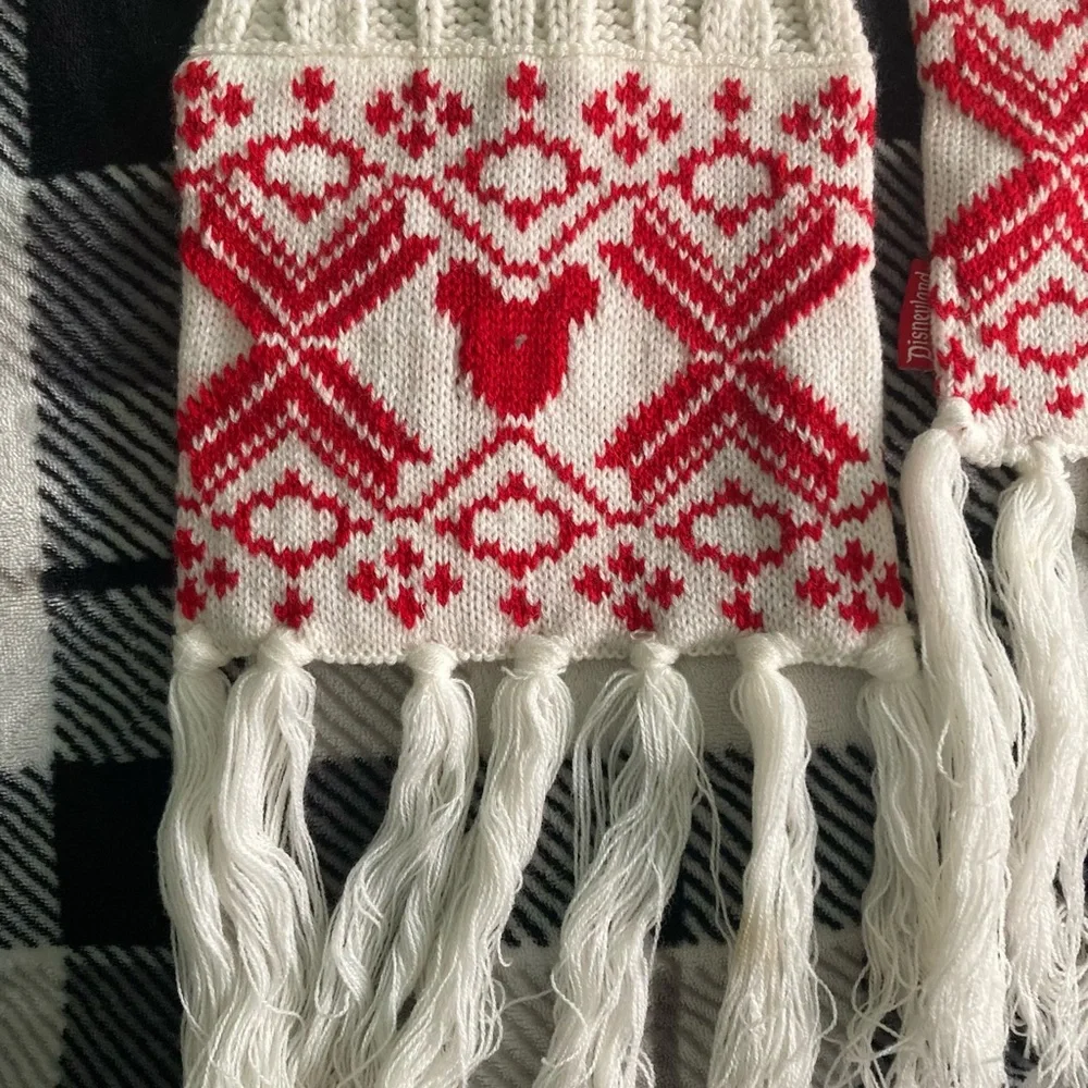 NWOT VINTAGE DISNEY SCARF🧣 - Picture 8 of 9